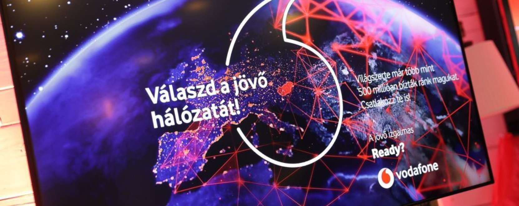 Balatoni fejlesztésekkel készül a nyárra a Vodafone