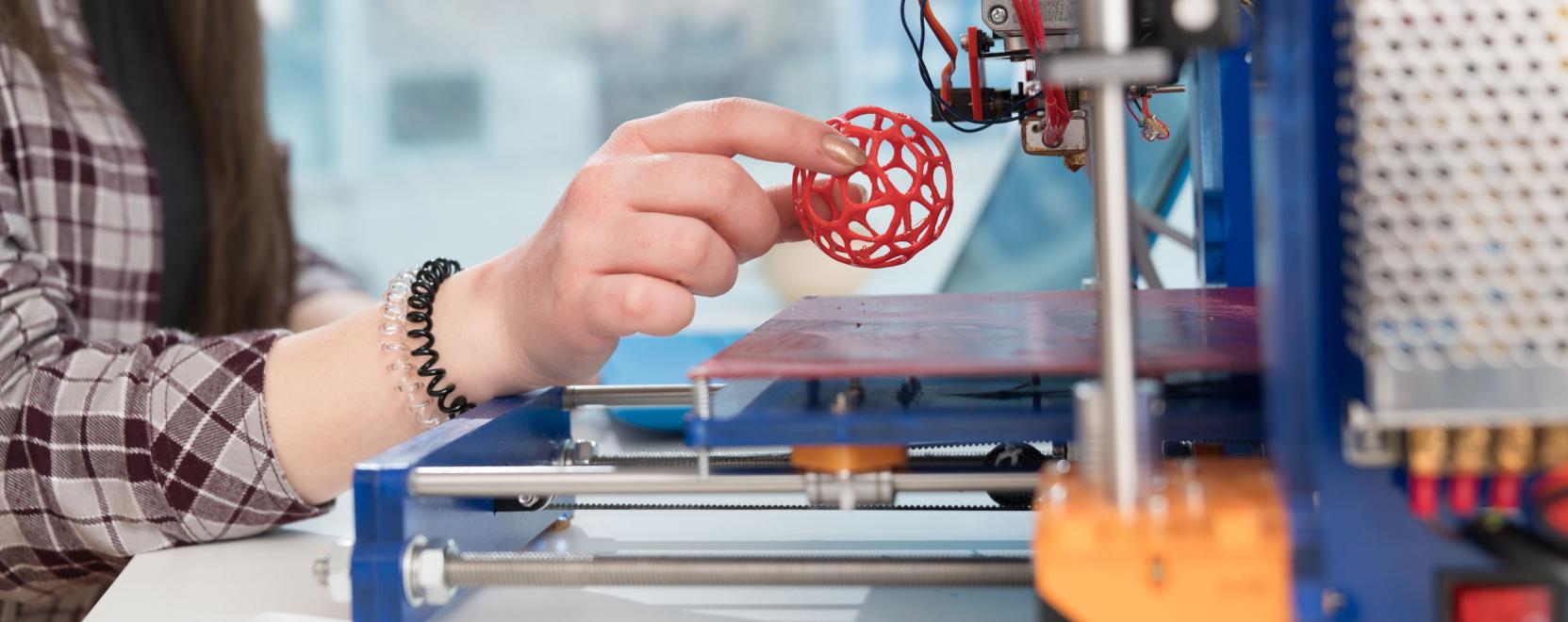 Robotok és 3D nyomtató a jövő mérnökeinek