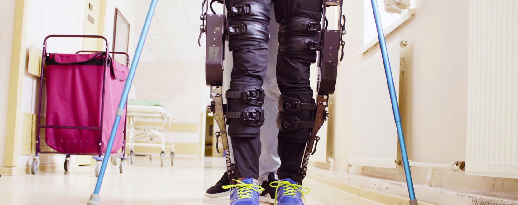 Exoskeletonnal végeznek kutatást a pécsi egyetemen