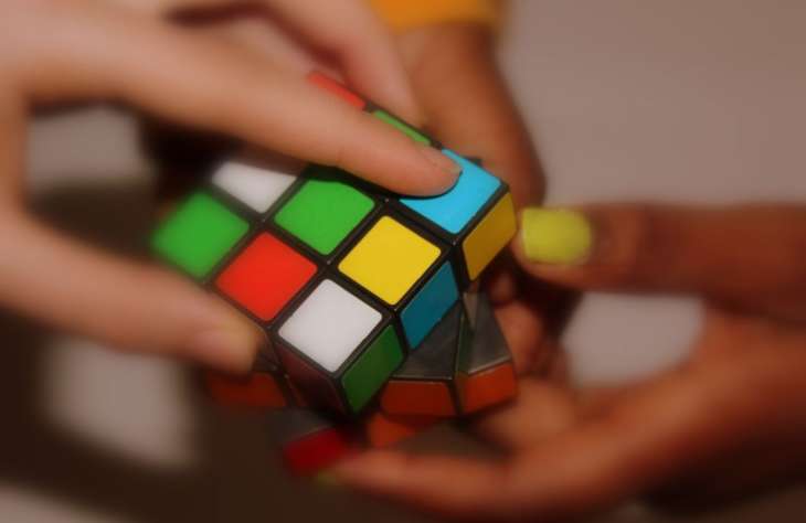 Gondolatokkal irányítható a virtuális Rubik-kocka