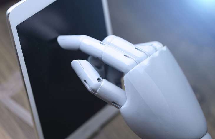 Bluetooth továbbítja a gondolatokat a robotkarnak