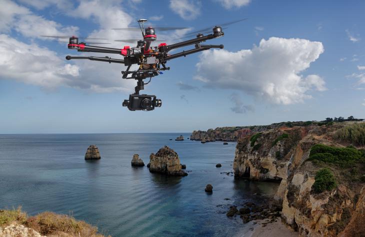 Drónokkal is mentik a balti-tengeri fürdőzőket