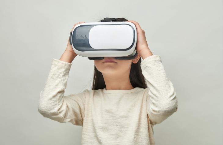 A virtuális valóság is segít a gyermekek oltásánál