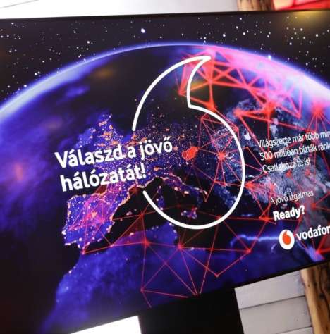 Balatoni fejlesztésekkel készül a nyárra a Vodafone