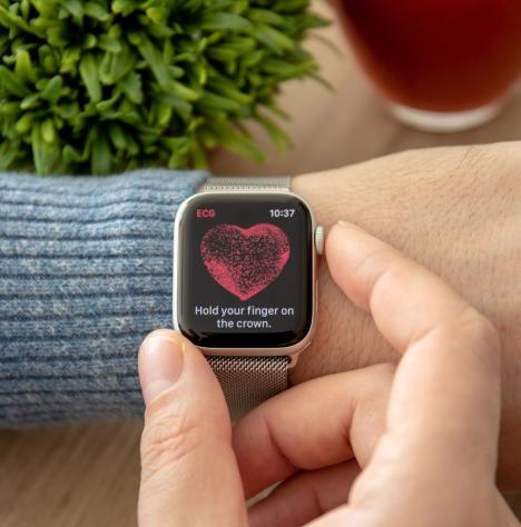 Már Európában is elérhető az Apple Watch EKG funkciója