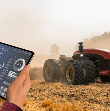 Önvezető, elektromos traktor hódíthatja meg a szántóföldeket